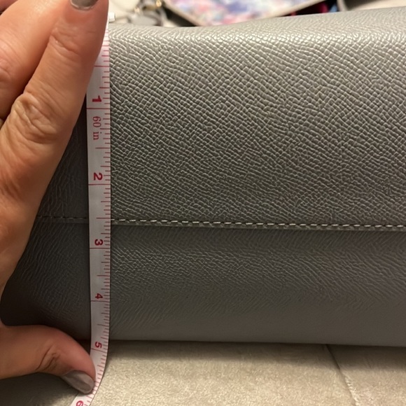 Betsey Johnson gray tote style bag with amazing lining and detachable pouch, new - Picture 12 of 15